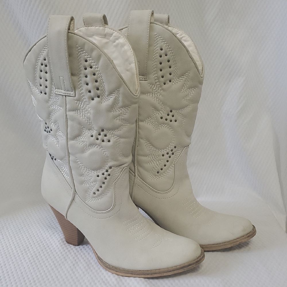 Very Volatile Western Boots - 7.5